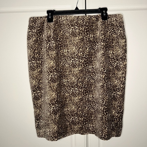 NWT Talbots Leopard Velour Pencil Skirt - Picture 1 of 7